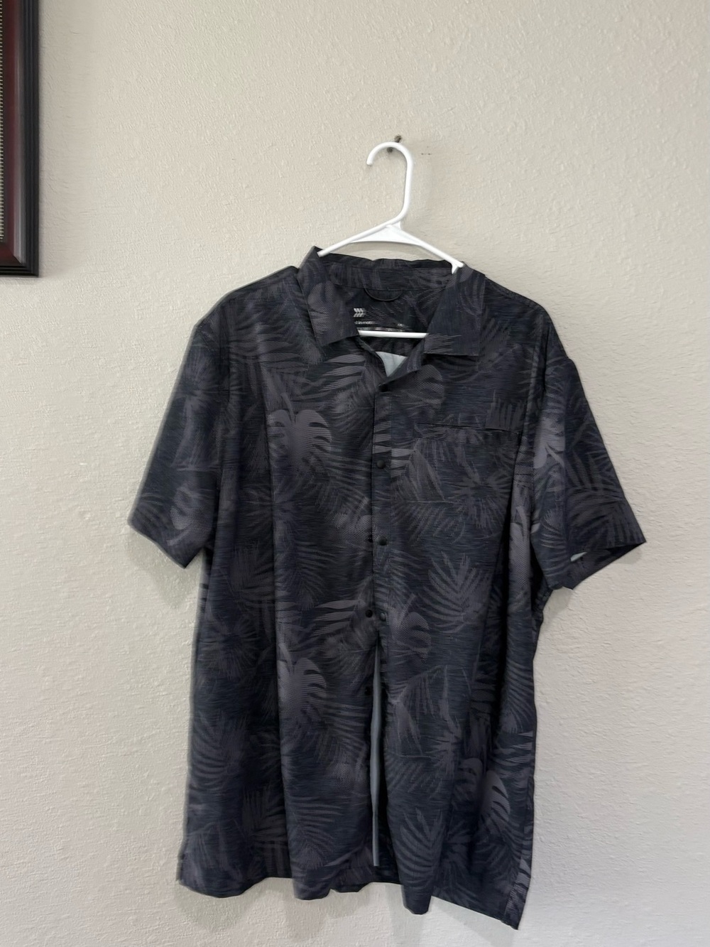 all in motion Black Short-Sleeve Button-Down Shirt with Tonal Leaf Print